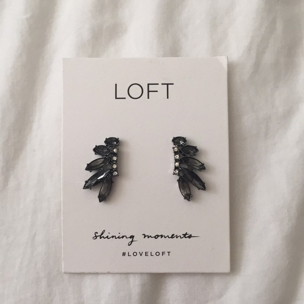 Ann Taylor LOFT ear crawler earrings